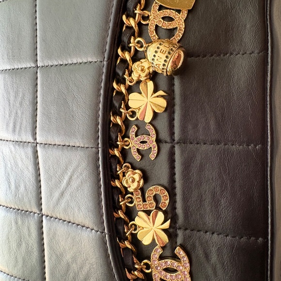 Chanel lucky charms chocolate bar - Picture 2 of 9